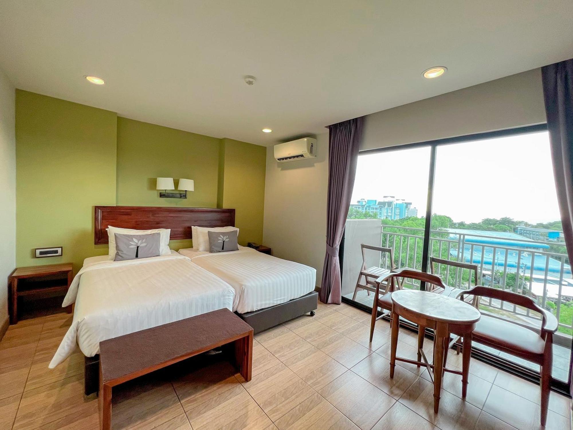 Olive Tree Hotel Pattaya Na Chom Thian Room photo